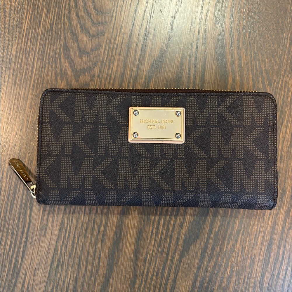 Michael Kors brown folio zip wallet